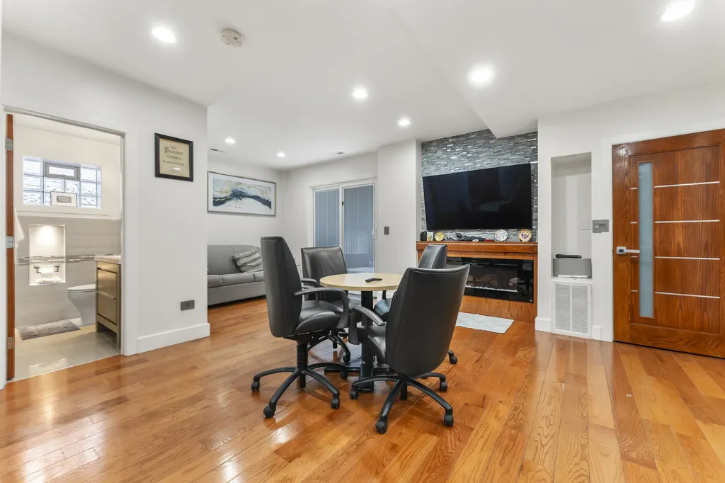 4122 West Grand Avenue Chicago IL 60651