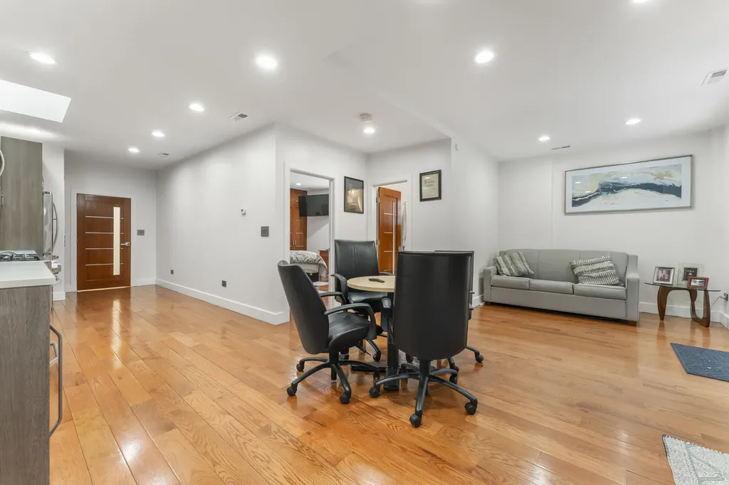 4122 West Grand Avenue Chicago IL 60651