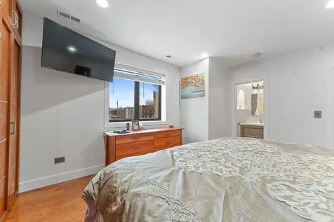 4122 West Grand Avenue Chicago IL 60651