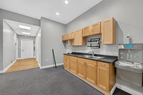 4122 West Grand Avenue Chicago IL 60651