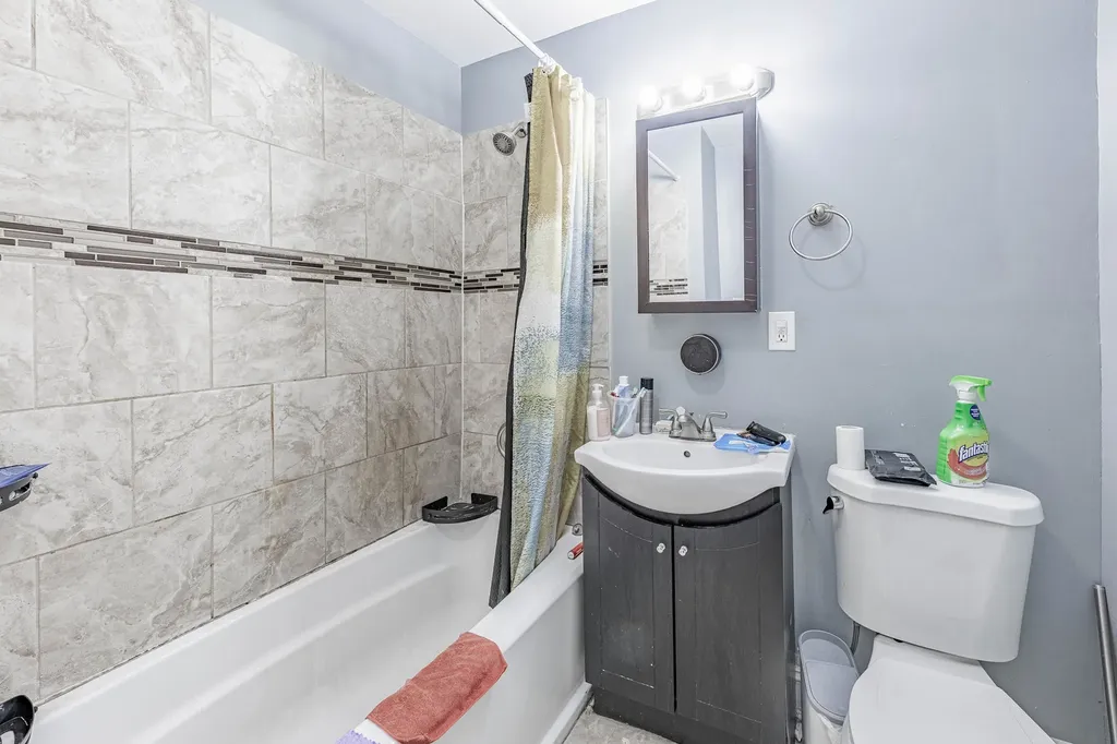 1908 South Sawyer Avenue Chicago IL 60623