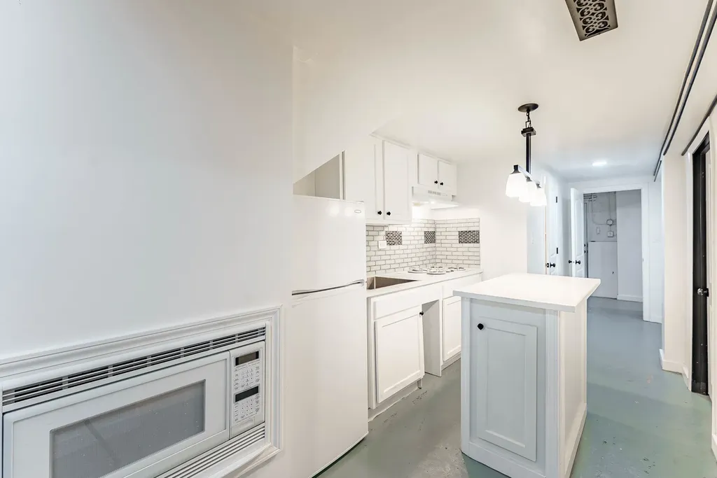 1908 South Sawyer Avenue Chicago IL 60623