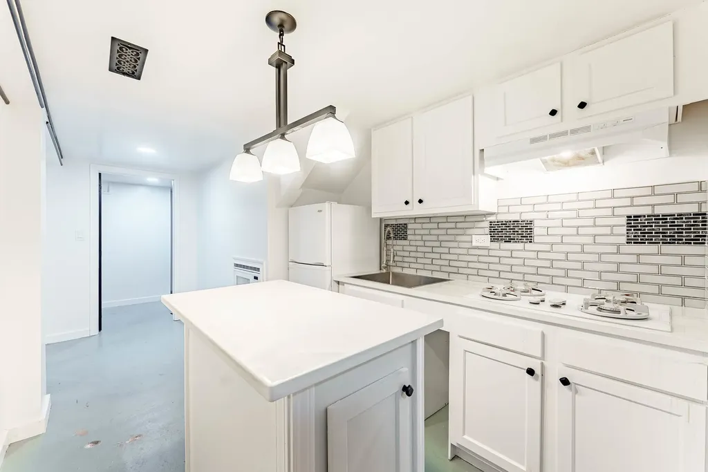 1908 South Sawyer Avenue Chicago IL 60623