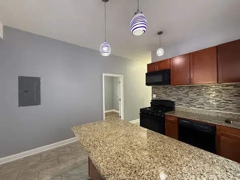 9738 South Avenue L Chicago IL 60617