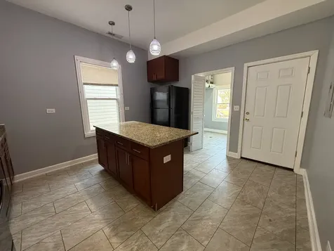 9738 South Avenue L Chicago IL 60617