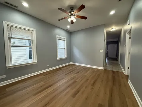 9738 South Avenue L Chicago IL 60617