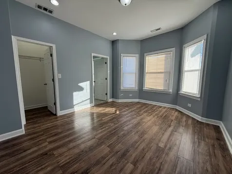 9738 South Avenue L Chicago IL 60617