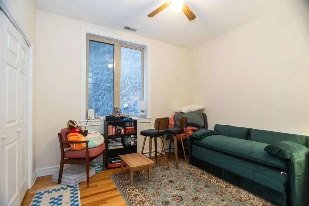 2645 West Haddon Avenue Chicago IL 60622