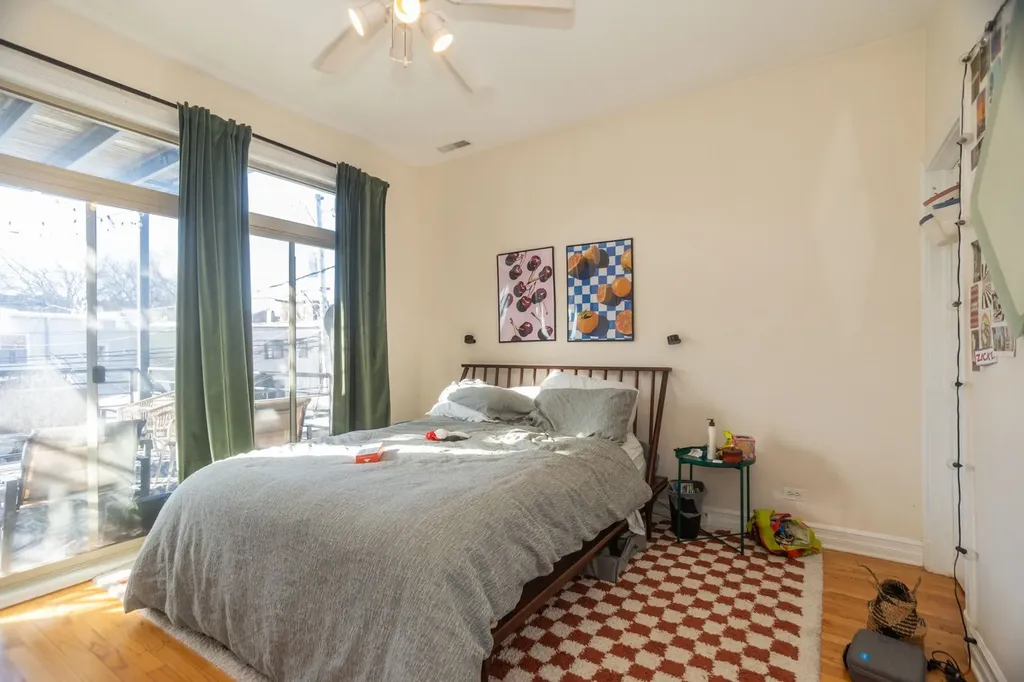 2645 West Haddon Avenue Chicago IL 60622