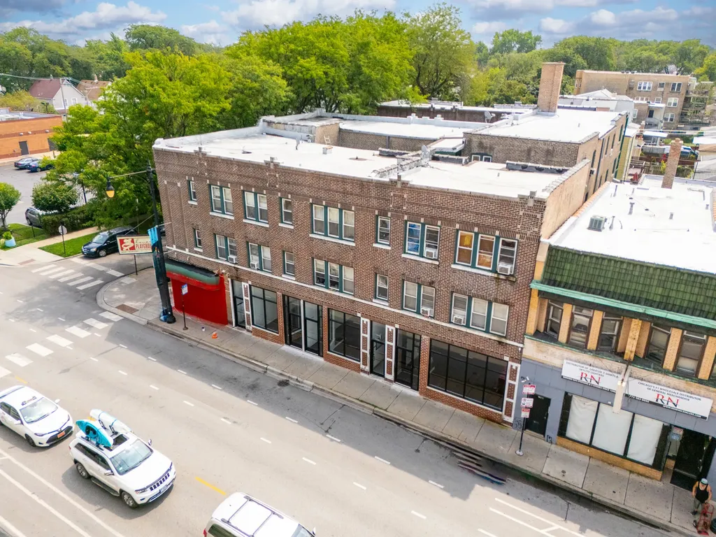 3905 West Lawrence Avenue Chicago IL 60625