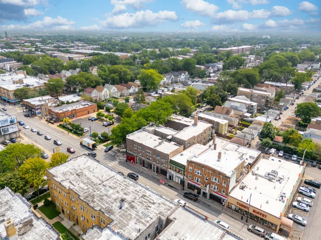 3905 West Lawrence Avenue Chicago IL 60625