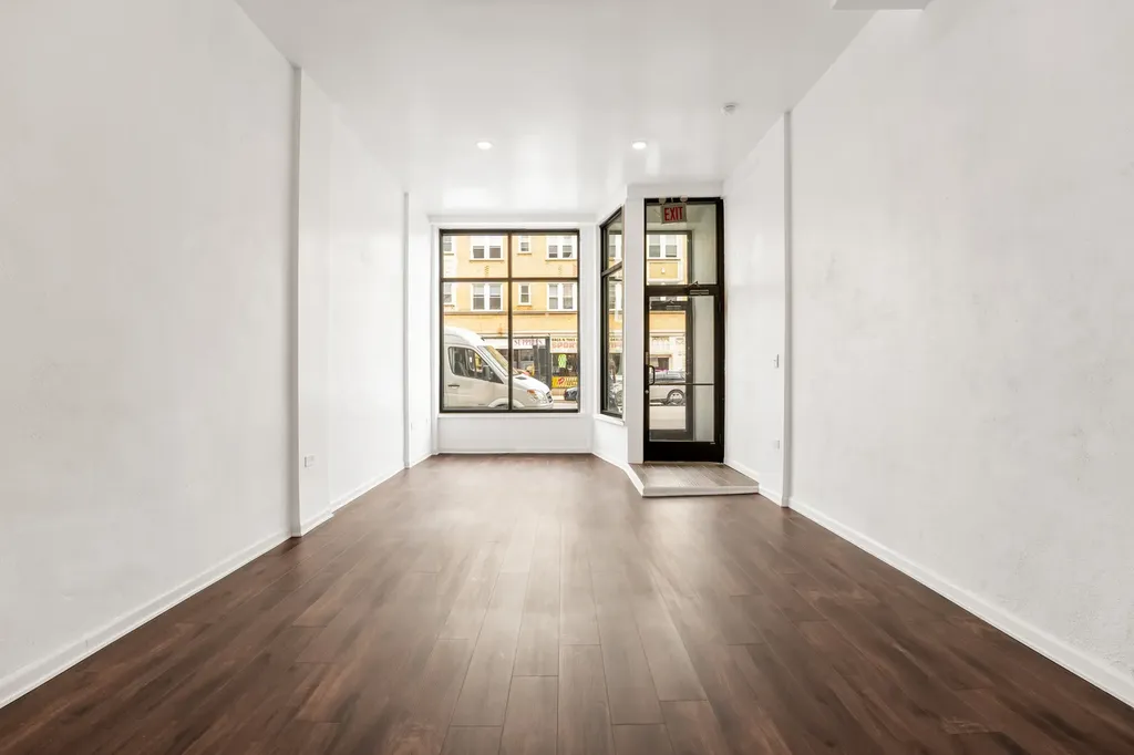 3905 West Lawrence Avenue Chicago IL 60625