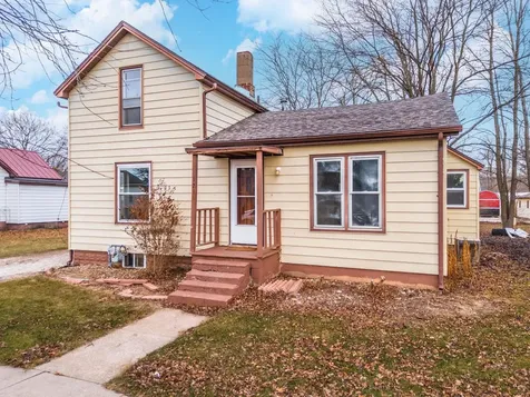 121 East James Street Forrest IL 61741