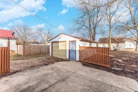 121 East James Street Forrest IL 61741