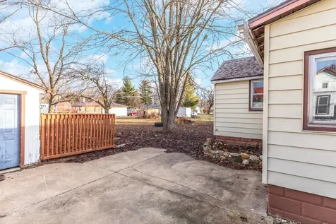 121 East James Street Forrest IL 61741