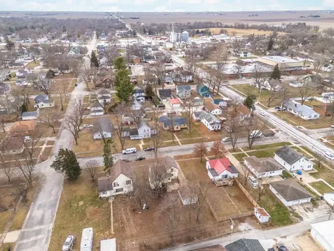 121 East James Street Forrest IL 61741