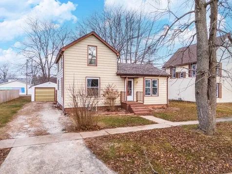 121 East James Street Forrest IL 61741