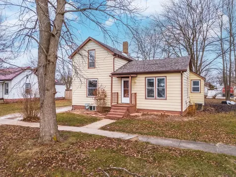 121 East James Street Forrest IL 61741