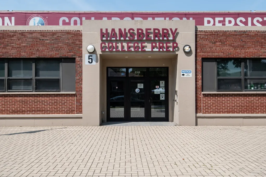 8725 South May Street Chicago IL 60620