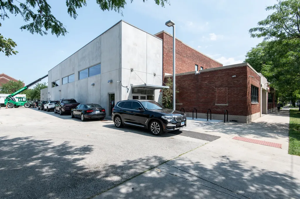 8725 South May Street Chicago IL 60620