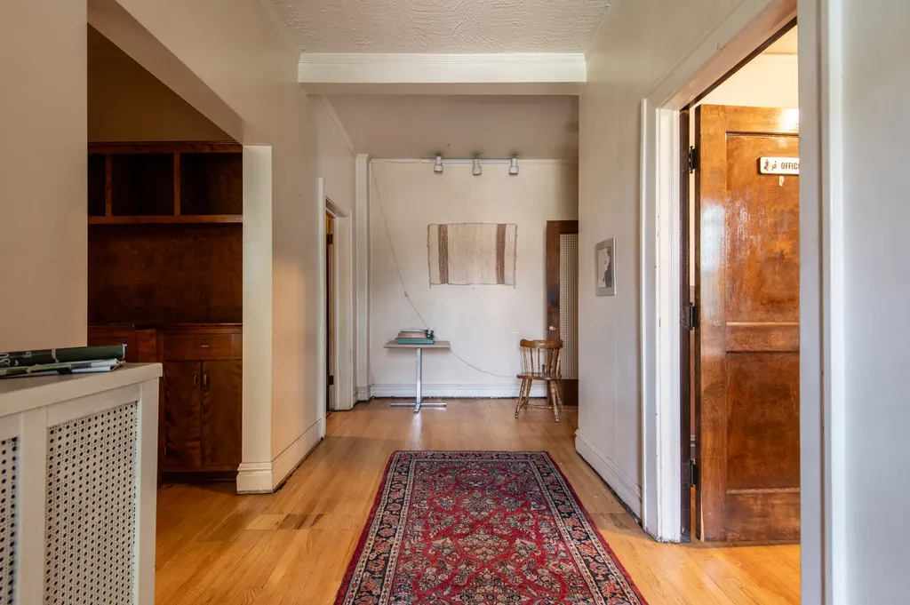 8725 South May Street Chicago IL 60620