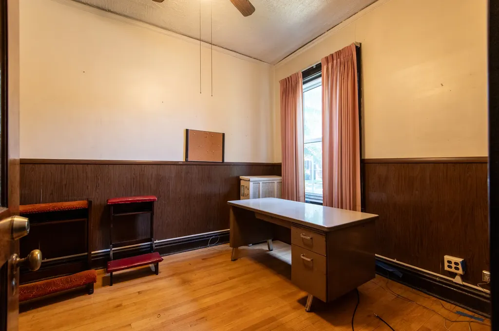 8725 South May Street Chicago IL 60620
