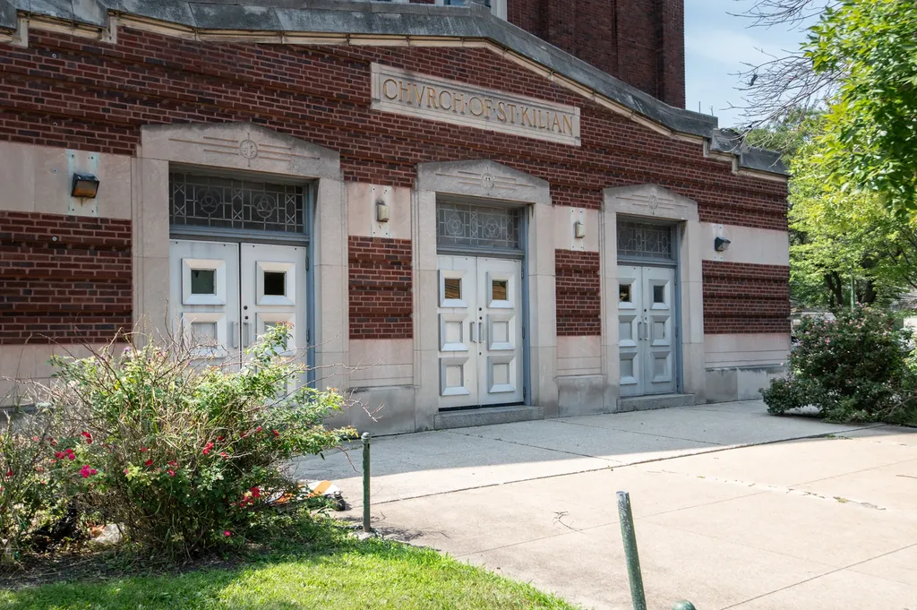 8725 South May Street Chicago IL 60620