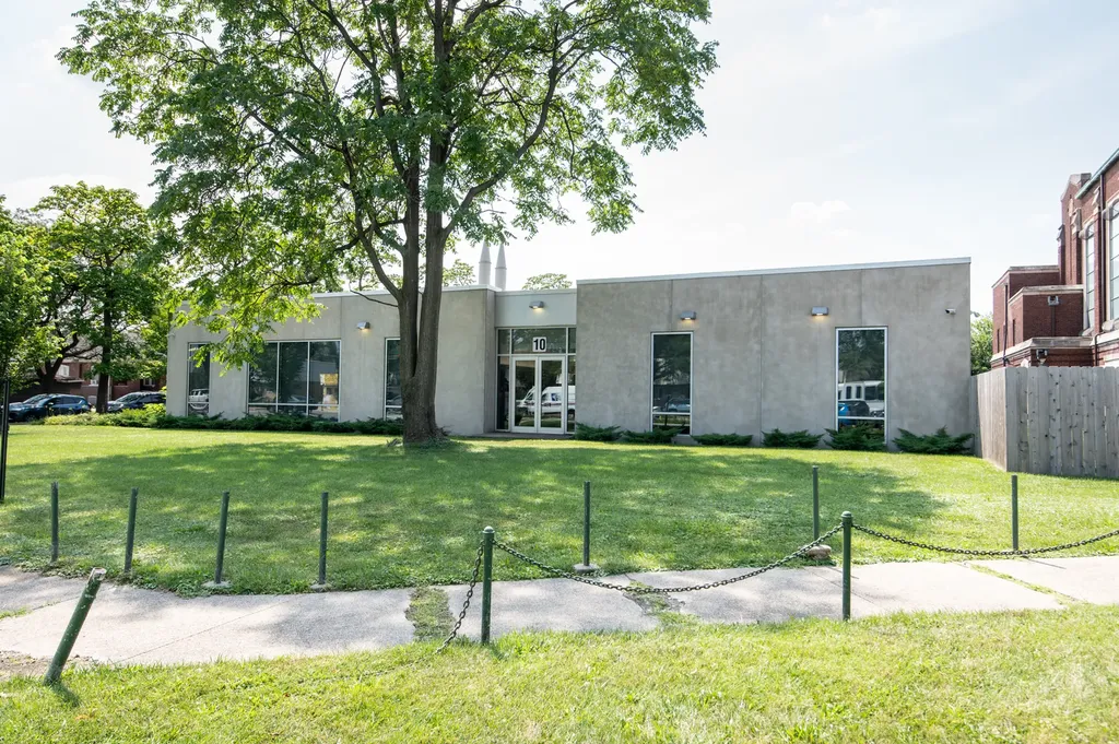 8725 South May Street Chicago IL 60620