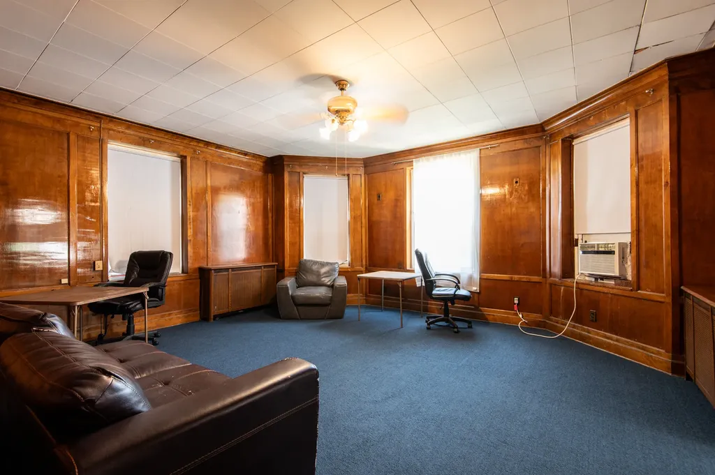 8725 South May Street Chicago IL 60620