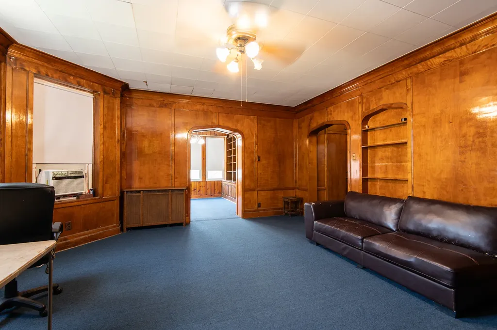 8725 South May Street Chicago IL 60620