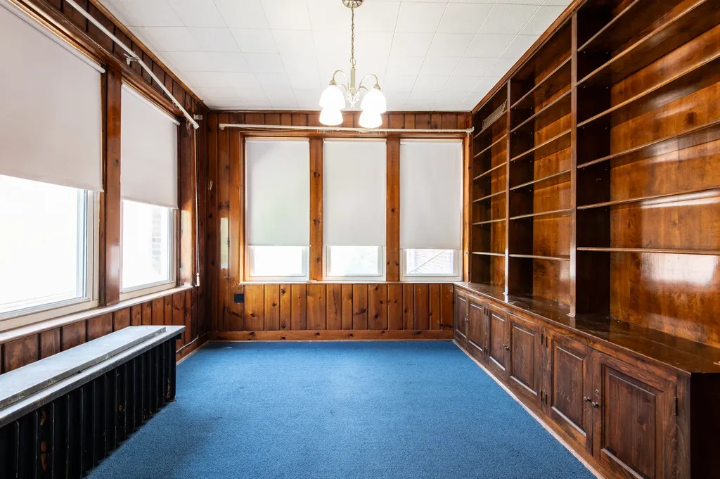 8725 South May Street Chicago IL 60620