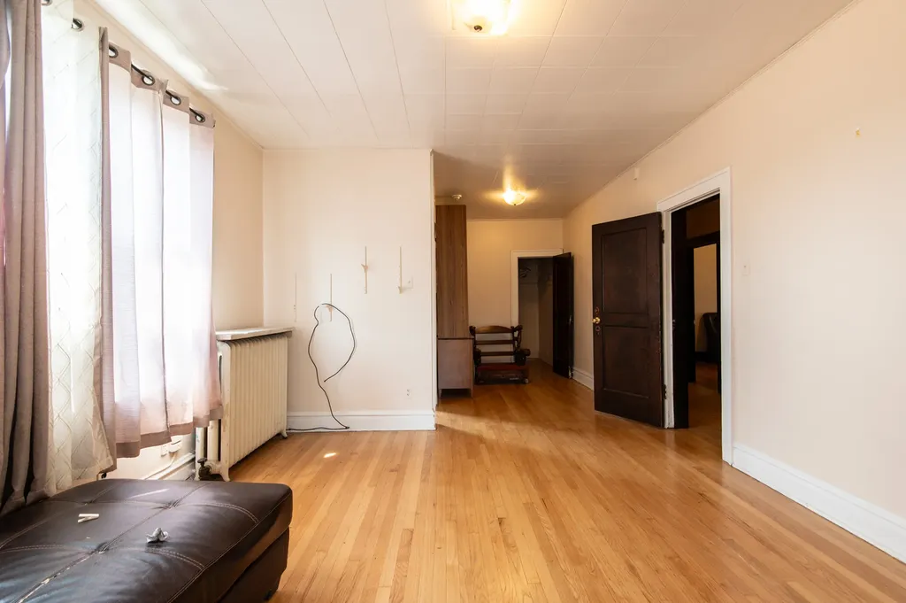 8725 South May Street Chicago IL 60620