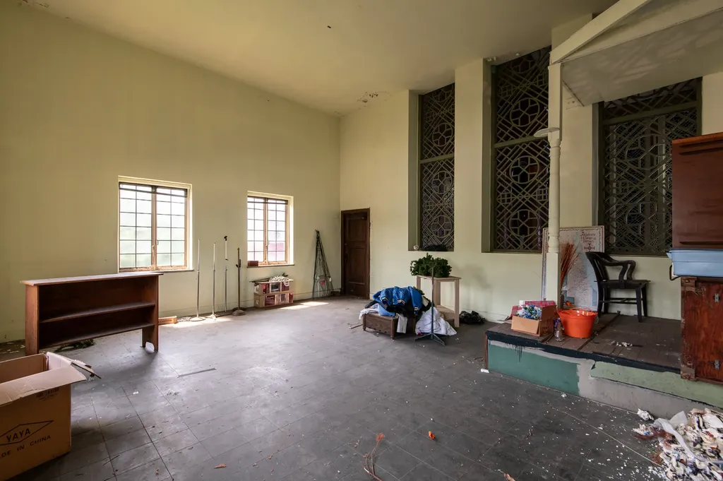 8725 South May Street Chicago IL 60620