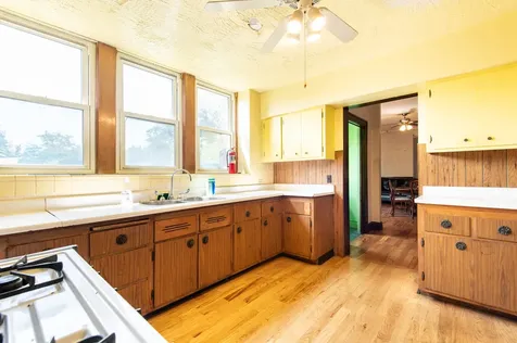8725 South May Street Chicago IL 60620