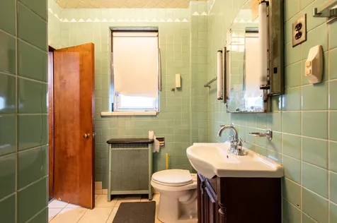 8725 South May Street Chicago IL 60620