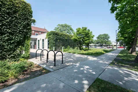 8725 South May Street Chicago IL 60620