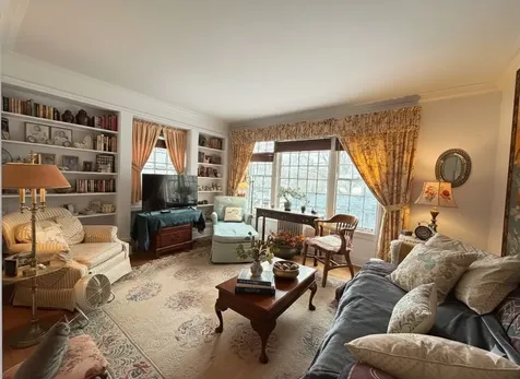 502 South I Oka Avenue Mount Prospect IL 60056