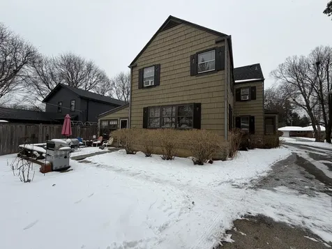 502 South I Oka Avenue Mount Prospect IL 60056
