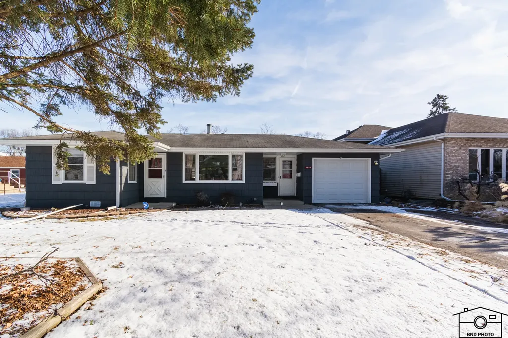 3609 Peoria Street Steger IL 60475