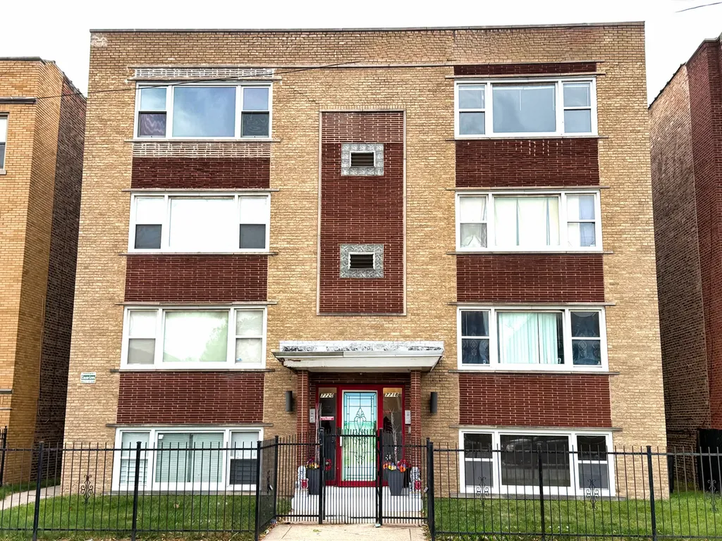 7718 South Jeffery Boulevard Chicago IL 60649