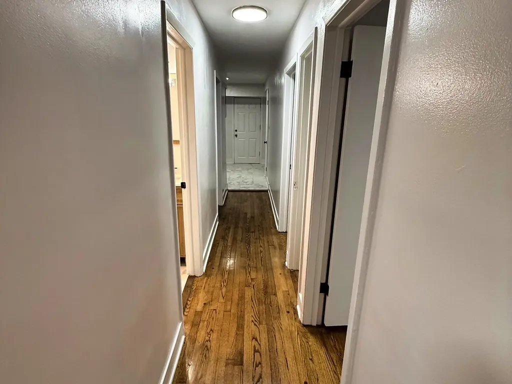7718 South Jeffery Boulevard Chicago IL 60649