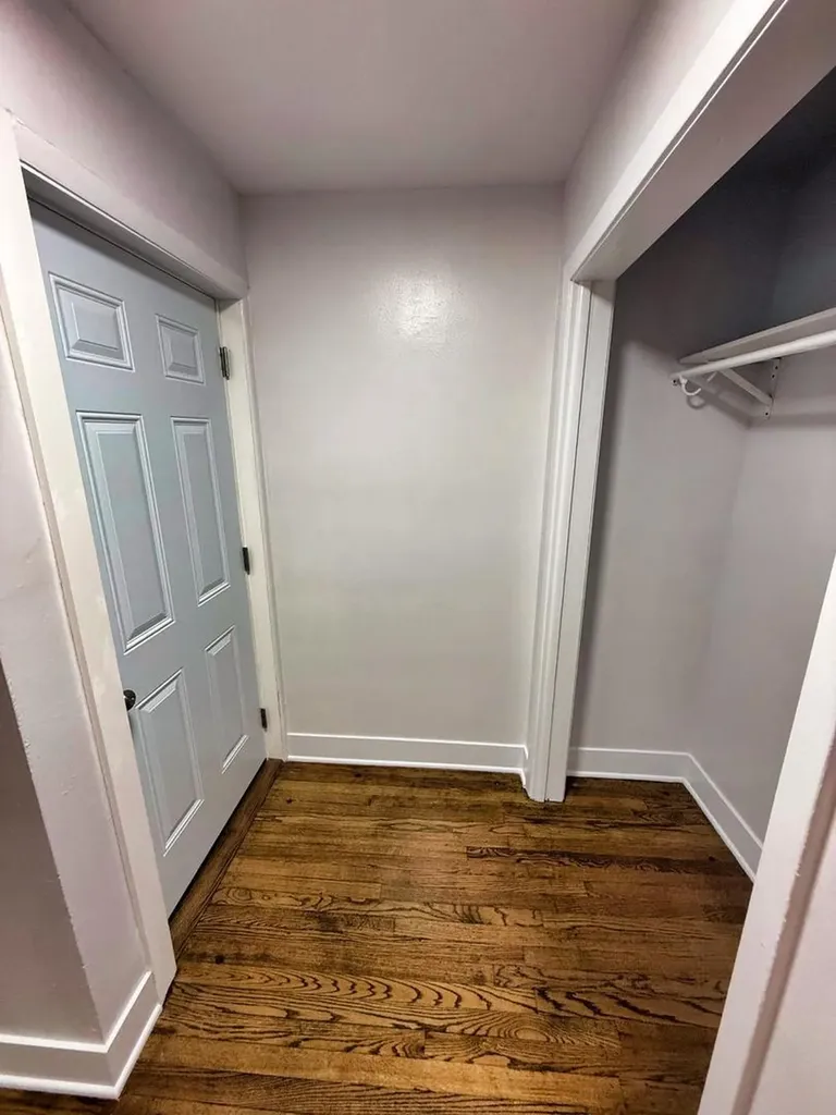 7718 South Jeffery Boulevard Chicago IL 60649