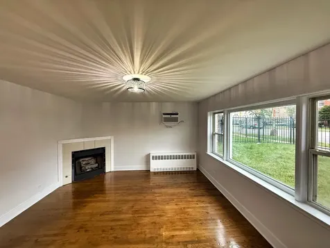 7718 South Jeffery Boulevard Chicago IL 60649