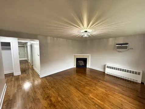 7718 South Jeffery Boulevard Chicago IL 60649