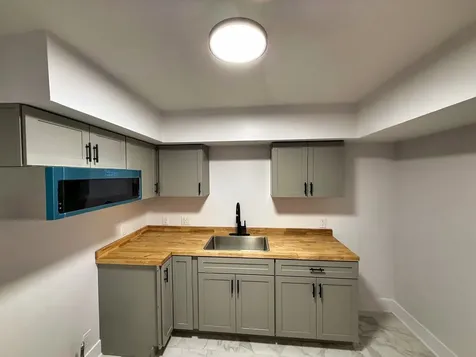 7718 South Jeffery Boulevard Chicago IL 60649