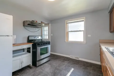 3112 16TH Street North Chicago IL 60064