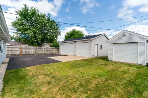 3112 16TH Street North Chicago IL 60064