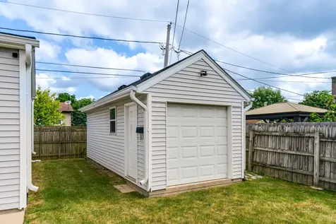 3112 16TH Street North Chicago IL 60064
