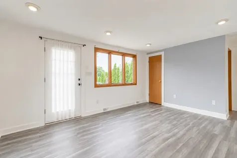 3112 16TH Street North Chicago IL 60064