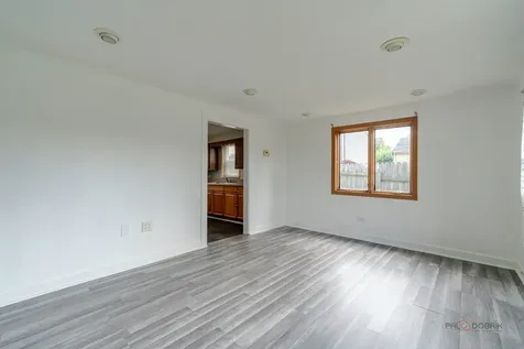 3112 16TH Street North Chicago IL 60064